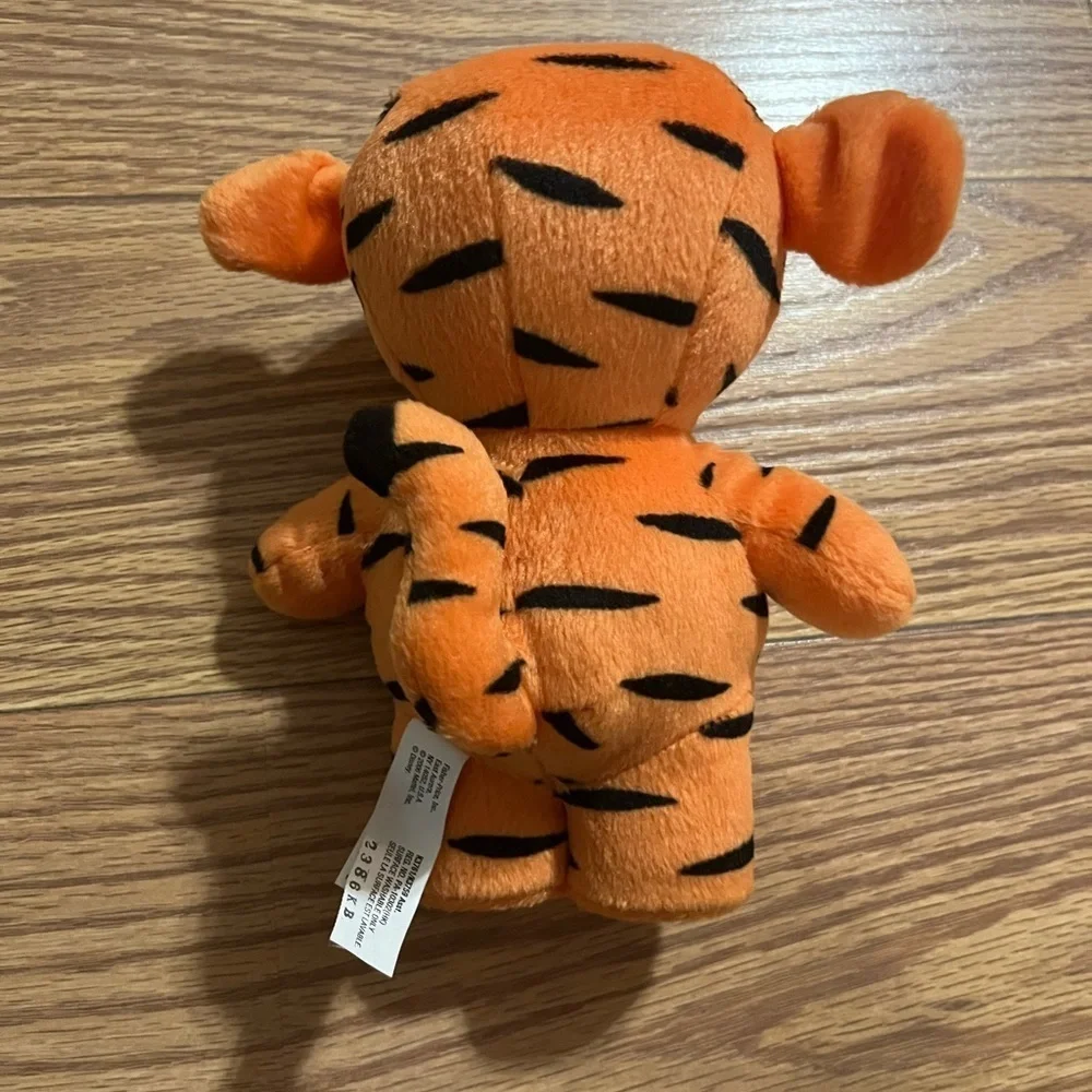 2006 Tigger Plush